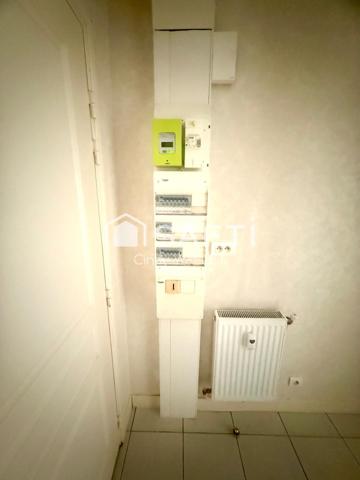 Idéalement situé , résidence sécurisée