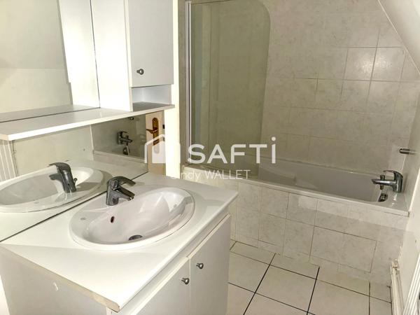 Idéalement situé , résidence sécurisée