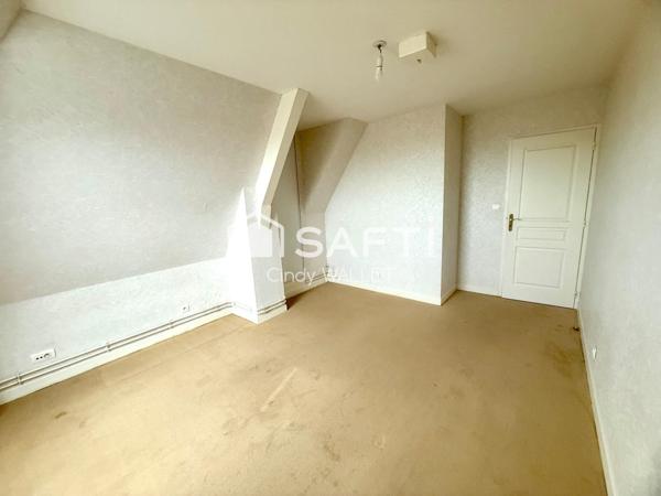 Idéalement situé , résidence sécurisée