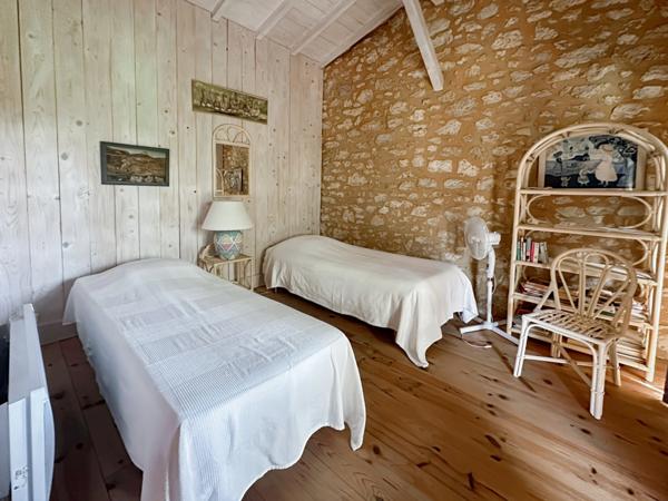 Dpt Gers (32), à vendre MONTREAL maison gasconne de 222m2 avec gîte et piscine - 1,5 hectare