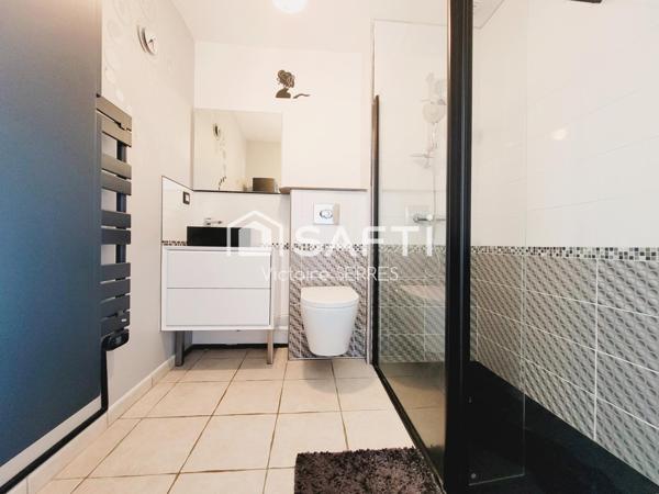 Duplex refait à neuf - 2 chambres, balcon, dernier étage, garage fermé