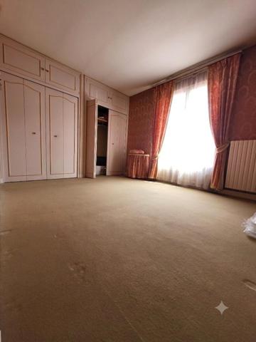 Maison à COURTENAY, 45320 - 8 pièces 226m²