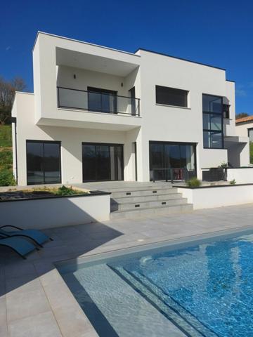 Maison à vendre    6 pièces •  Corbarieu