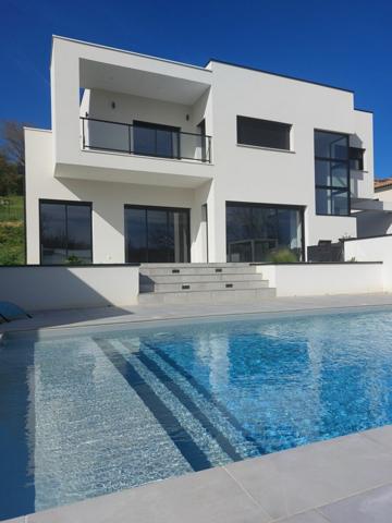 Maison à vendre    6 pièces •  Corbarieu