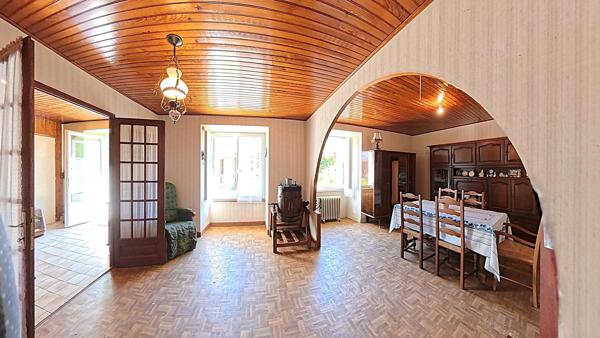 Maison à Dol-de-Bretagne, 35120 - 6 pièces 124m²