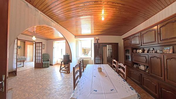 Maison à Dol-de-Bretagne, 35120 - 6 pièces 124m²