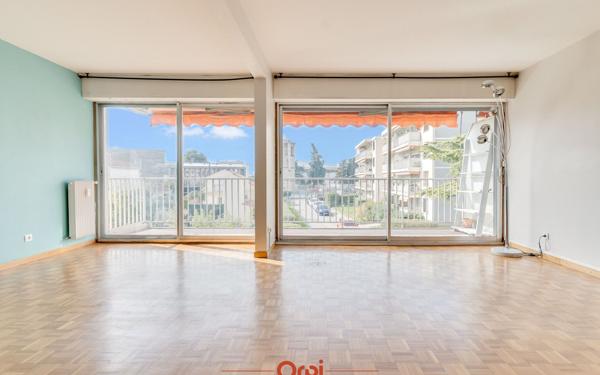 Appartement à vendre    4 pièces • 86,40 m2 Marseille 12