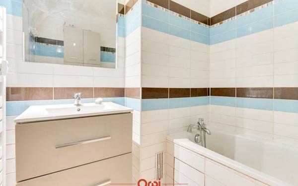 Appartement à vendre    4 pièces • 86,40 m2 Marseille 12