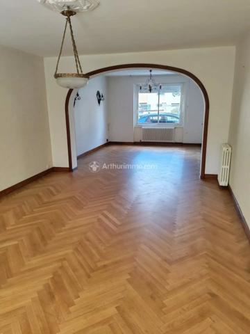 Vente                                                      Maison de ville
                        
                     5 pièces                      147 m2                     à Castres
