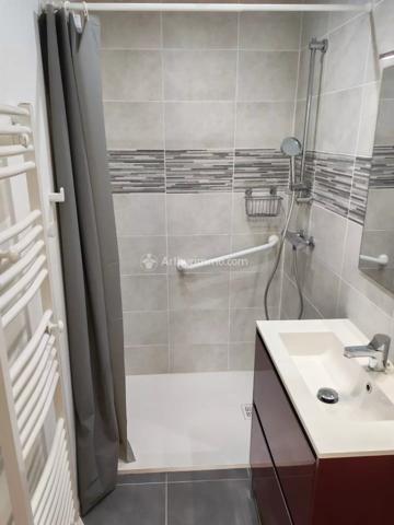 Vente                                                      Maison de ville
                        
                     5 pièces                      147 m2                     à Castres