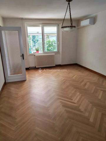 Vente                                                      Maison de ville
                        
                     5 pièces                      147 m2                     à Castres