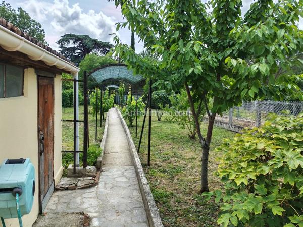 Vente                                                      Maison de ville
                        
                     5 pièces                      147 m2                     à Castres