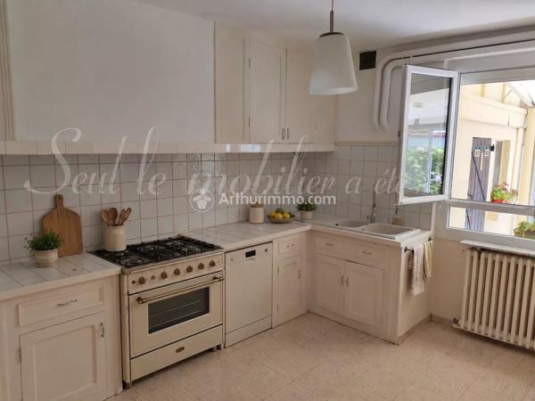 Vente                                                      Maison de ville
                        
                     5 pièces                      147 m2                     à Castres