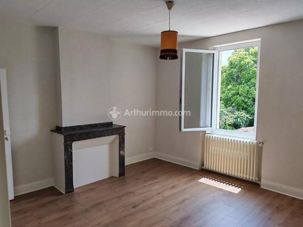 Vente                                                      Maison de ville
                        
                     5 pièces                      147 m2                     à Castres