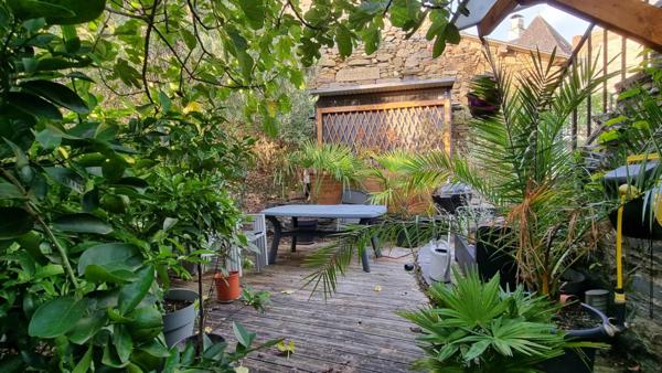 Secteur Allassac - grande maison familiale avec T1 independant en RDC