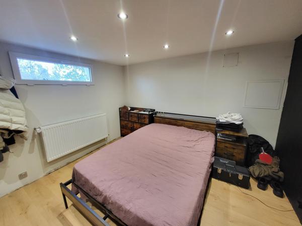 Pavillon au calme à 5 minutes à pied du RER C, commerces et écoles