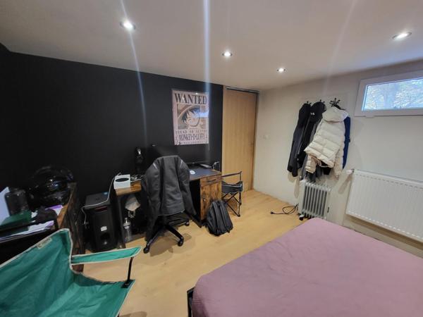 Pavillon au calme à 5 minutes à pied du RER C, commerces et écoles