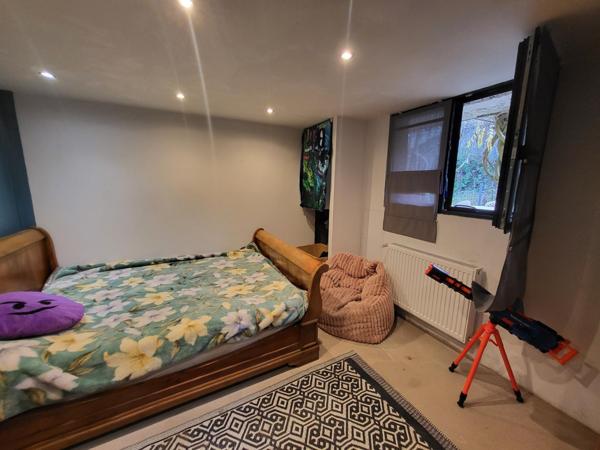 Pavillon au calme à 5 minutes à pied du RER C, commerces et écoles