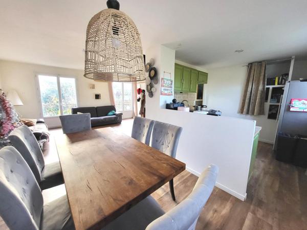 Pavillon au calme à 5 minutes à pied du RER C, commerces et écoles