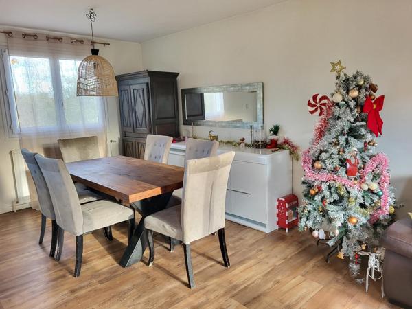 Pavillon au calme à 5 minutes à pied du RER C, commerces et écoles