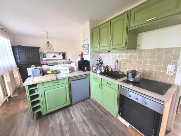 Pavillon au calme à 5 minutes à pied du RER C, commerces et écoles