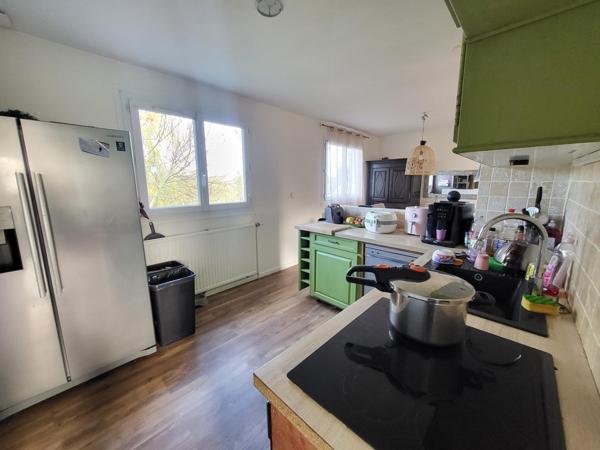 Pavillon au calme à 5 minutes à pied du RER C, commerces et écoles