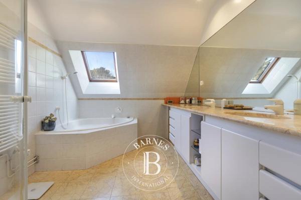 Vaucresson, Maison 5 Chambres -  296 m² à vendre