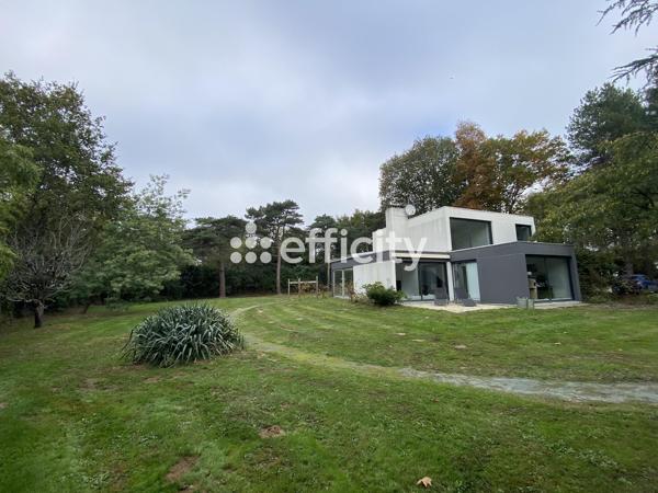 Maison
         8 pièces
        - 233 m² Bien prestige 529 900 € *