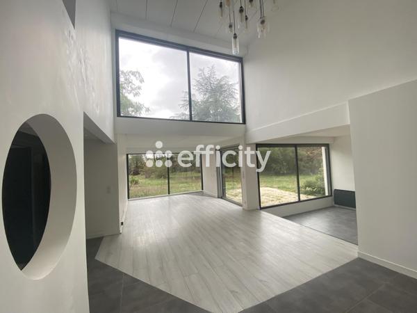 Maison
         8 pièces
        - 233 m² Bien prestige 529 900 € *