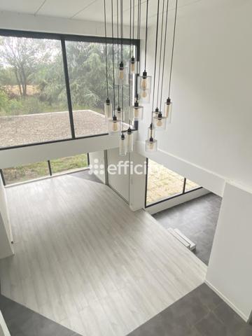 Maison
         8 pièces
        - 233 m² Bien prestige 529 900 € *