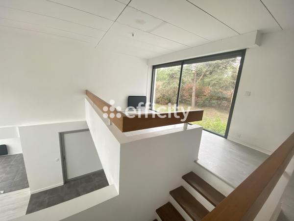 Maison
         8 pièces
        - 233 m² Bien prestige 529 900 € *