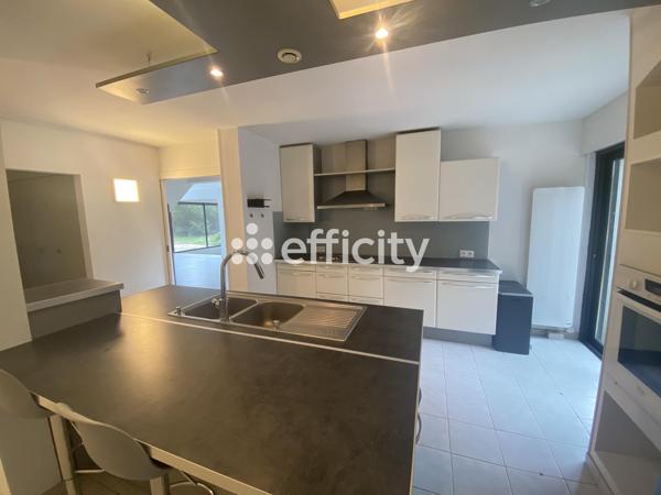 Maison
         8 pièces
        - 233 m² Bien prestige 529 900 € *