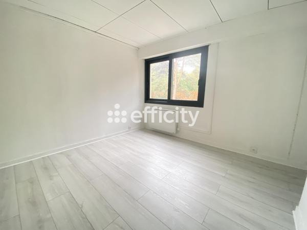 Maison
         8 pièces
        - 233 m² Bien prestige 529 900 € *