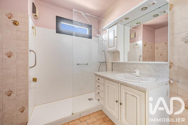 Appartement à vendre 5 pièces 111 m² Suresnes