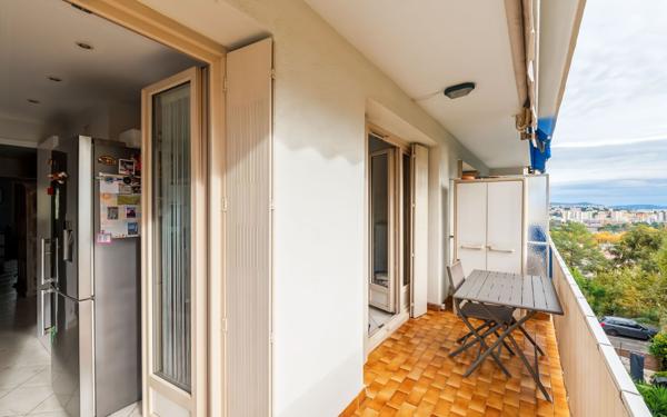 Appartement à vendre    4 pièces • 68 m2 Saint-Laurent-du-Var