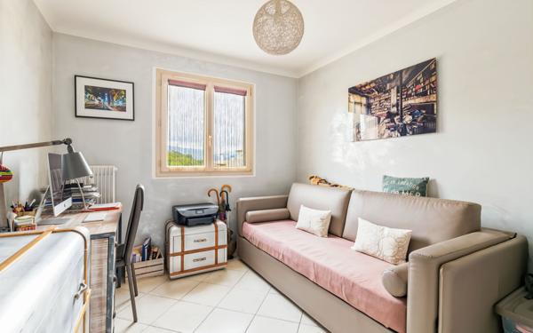 Appartement à vendre    4 pièces • 68 m2 Saint-Laurent-du-Var