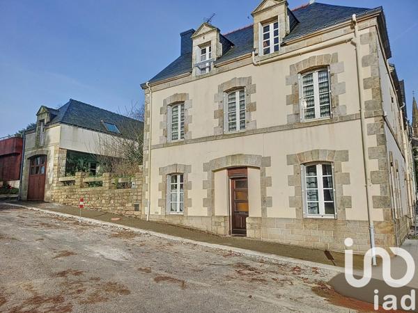 Maison 13 pièces de 300 m² à Baud (56150)