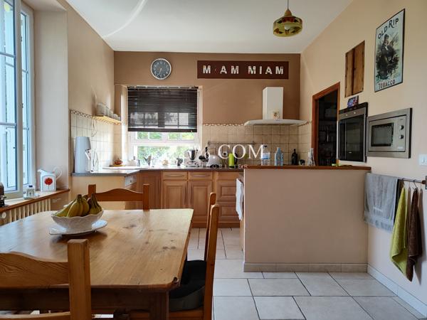 Propriete 9 pièce(s) 6 chambre(s) 181 m²