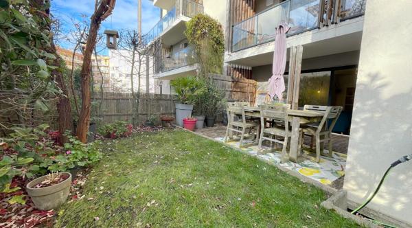 Chaville (92370) APPARTEMENT AVEC EXTERIEUR - CHAVILLE CENTRE - TRANSPORTS et toutes COMMODITES à PIED - 77m2 utiles - JARDIN