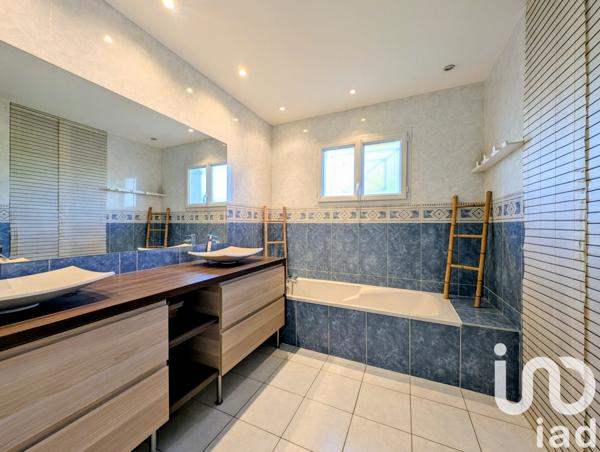 Maison à vendre 5 pièces 140 m² Le Barp