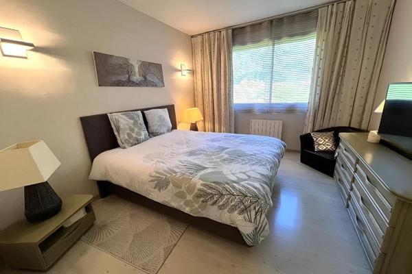 CHARBONNIERES  LES BAINS . Appartement  109m2 CARREZ - 4 pièces- Avec terrasse ,cave et garage