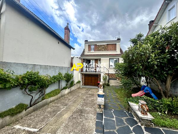 BEZONS _ Maison 110 m2 de 7 pièces €399 000 ** - Référence 4504