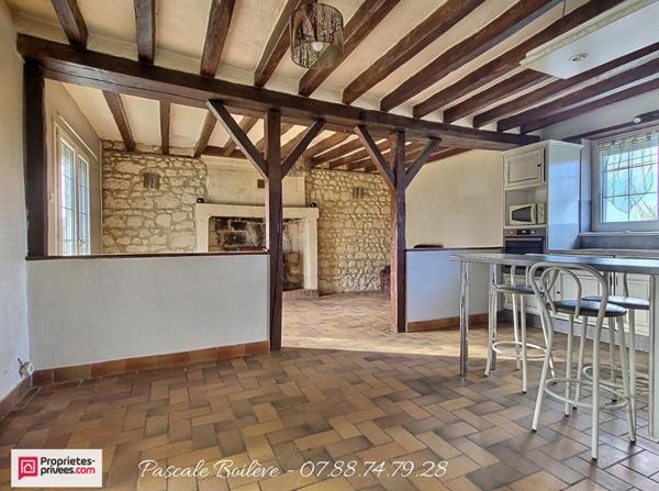 Charmante longère - 7 200 m² de terrain - VERNANTES (49390)