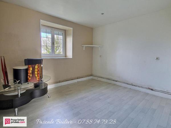 Charmante longère - 7 200 m² de terrain - VERNANTES (49390)