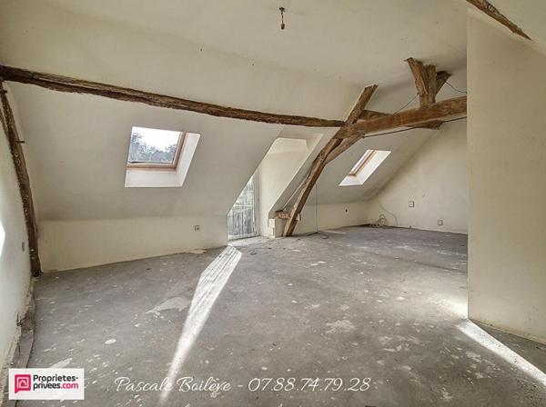 Charmante longère - 7 200 m² de terrain - VERNANTES (49390)