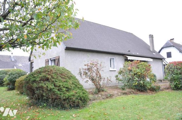 IBOS, maison de plain pied T5, trois chambres, 88 m2,  combles aménageables de 65 m2, jardin. 