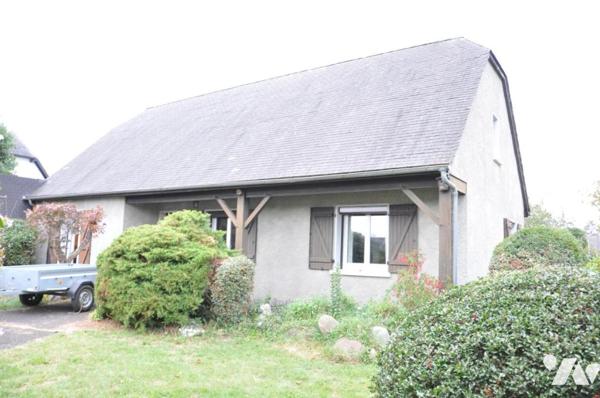 IBOS, maison de plain pied T5, trois chambres, 88 m2,  combles aménageables de 65 m2, jardin. 