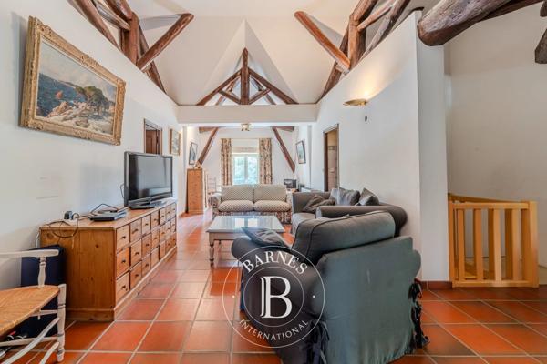 Nîmes, Hôtel particulier 9 Chambres -  450 m² à vendre