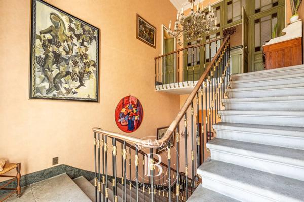 Nîmes, Hôtel particulier 9 Chambres -  450 m² à vendre