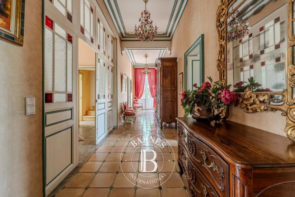 Nîmes, Hôtel particulier 9 Chambres -  450 m² à vendre